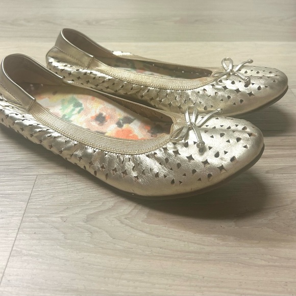 Vionic Ballet Flats Spark Surin Gold Leather Metallic Slip On Sz 11 Perforated - Picture 12 of 12